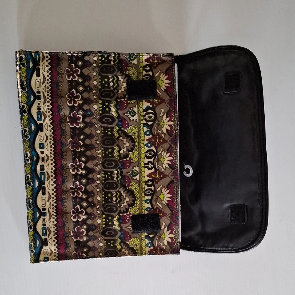 MUDD Multicolor Tablet Case - Picture 8 of 8